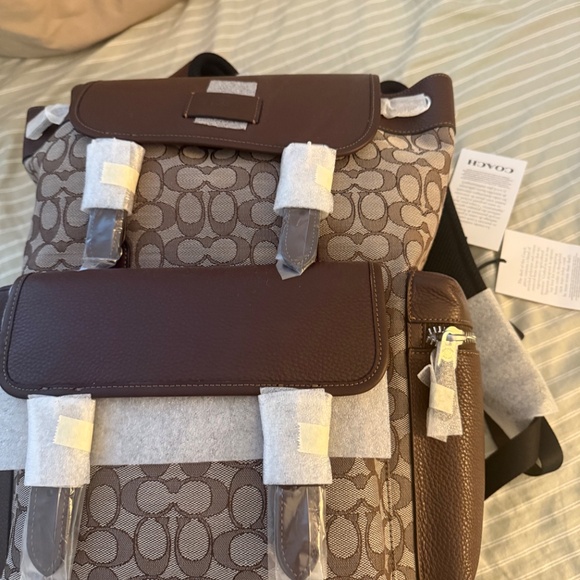 Coach BackBack - Picture 2 of 4